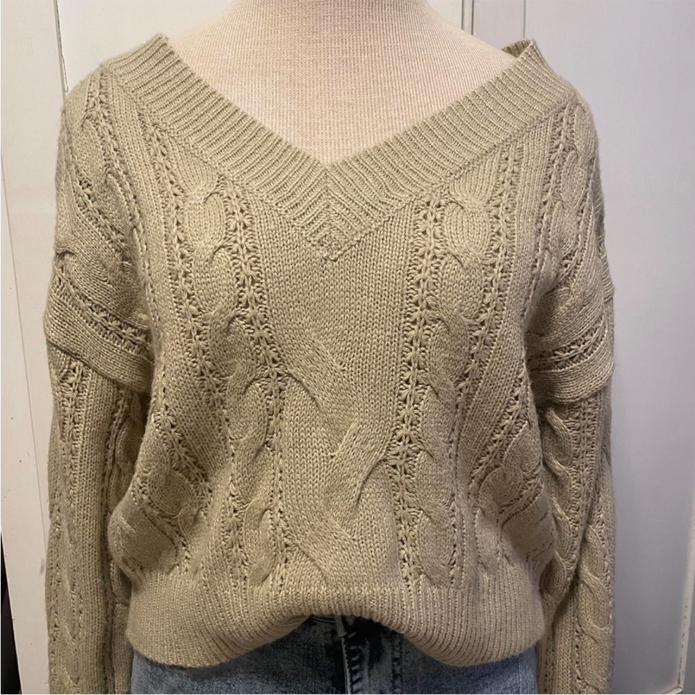 Cozy Cable Knit V-Neck Sweater - Tan